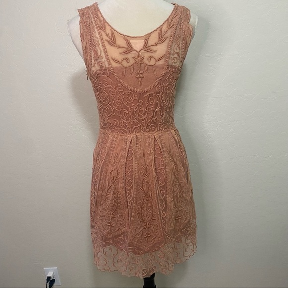 Anthropologie Yoana Baraschi At Dusk Dress Mauve Lace Sleeveless V-neck Mini 4 - Picture 8 of 16